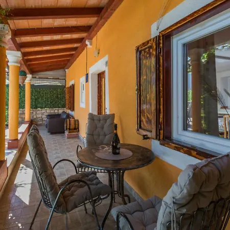 Casa de Férias Lucky By Interhome *