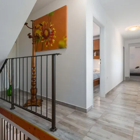 Casa de Férias Lucky By Interhome Brtonigla