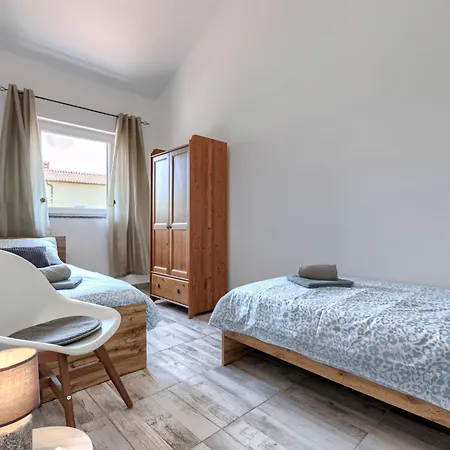 Lucky By Interhome Brtonigla