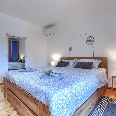 Lucky By Interhome Vikendica Brtonigla