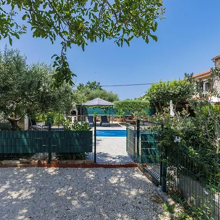 Lucky By Interhome Vikendica Brtonigla