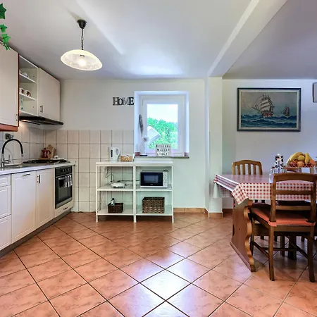 Ferienhaus Lucky By Interhome Brtonigla
