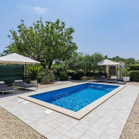 Lucky By Interhome Ferienhaus