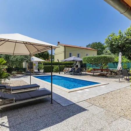 Ferienhaus Lucky By Interhome
